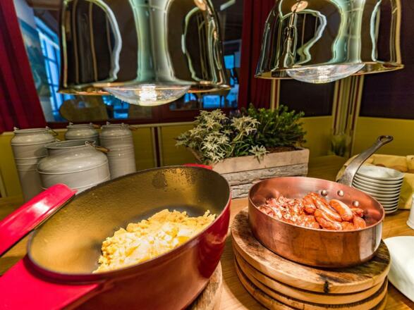 Happy_Stubai_Hotel_Hostel_Neustift_Stubaital_Frueh