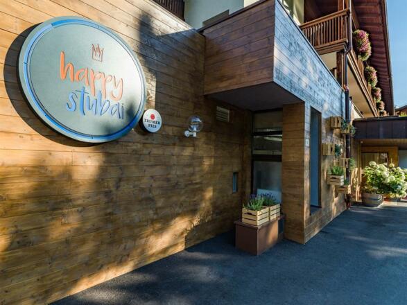 Happy_Stubai_Hotel_Hostel_Neustift_Stubaital_Ausse
