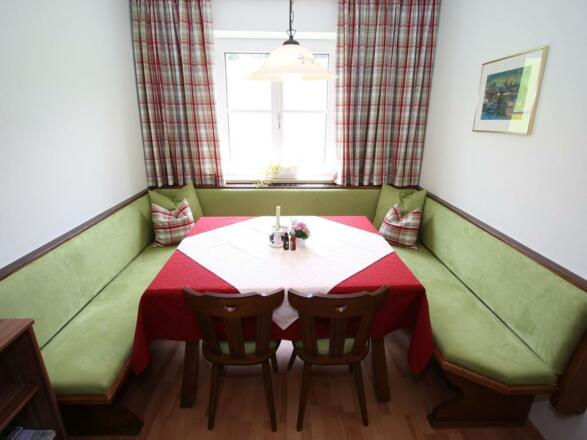 83122602[1]Fernsehraum