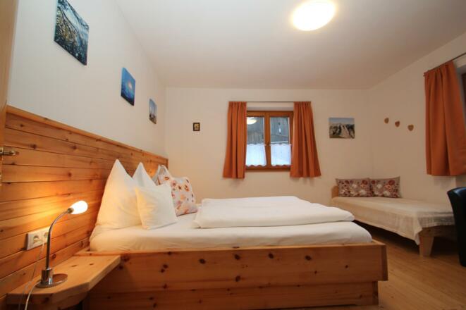 Schlafzimmer Zirbenholz Urlaub am Bauernhof