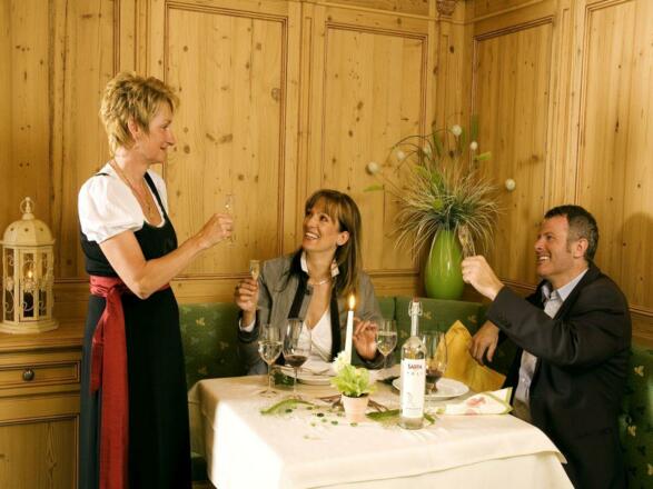 Hotel Maximilian, Neustift im Stubaital, Stube