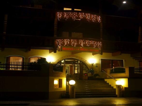 Hotel Maximilian, Neustift im Stubaital, Nachtansi