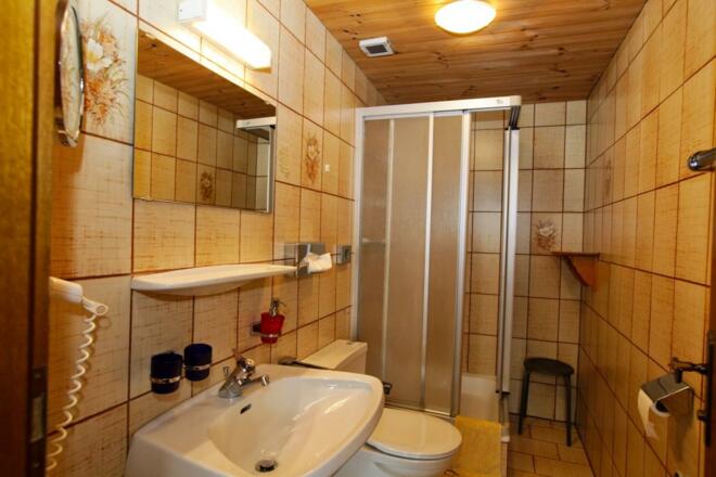 _MG_0040-Zimmer-5- (Medium)