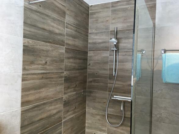 Badezimmer im Erdgeschoss