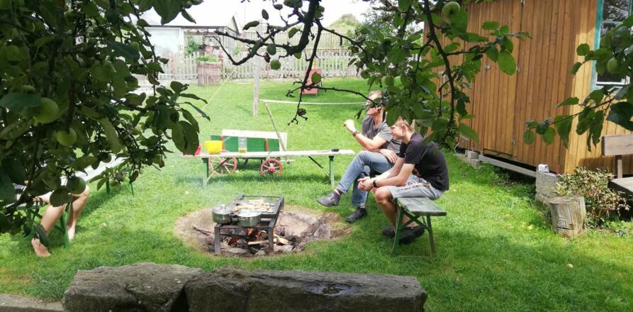 Grillen überm Lagerfeur
