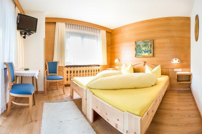 Doppelzimmer mit Dusche/WC, Gulla Neustift