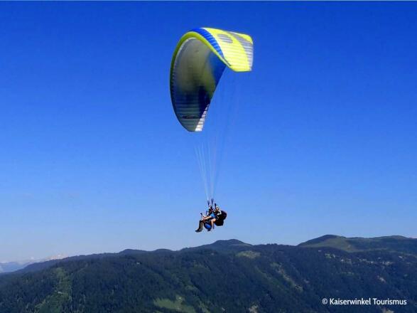Paragleiter am Wilden Kaiser