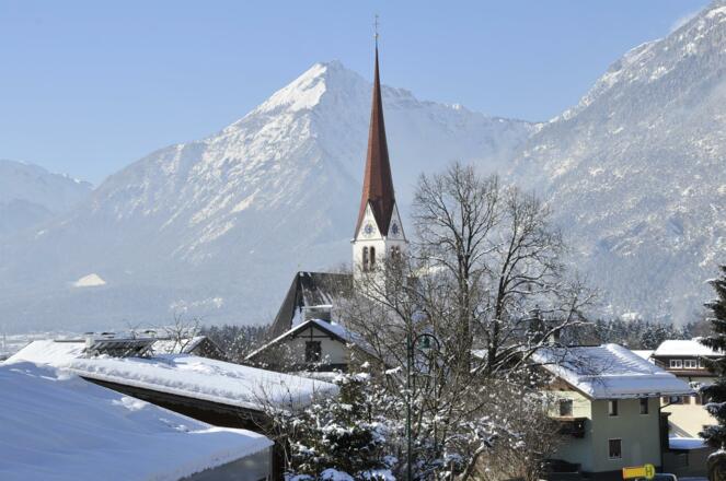 Pfarrkirche Brixlegg im Winter