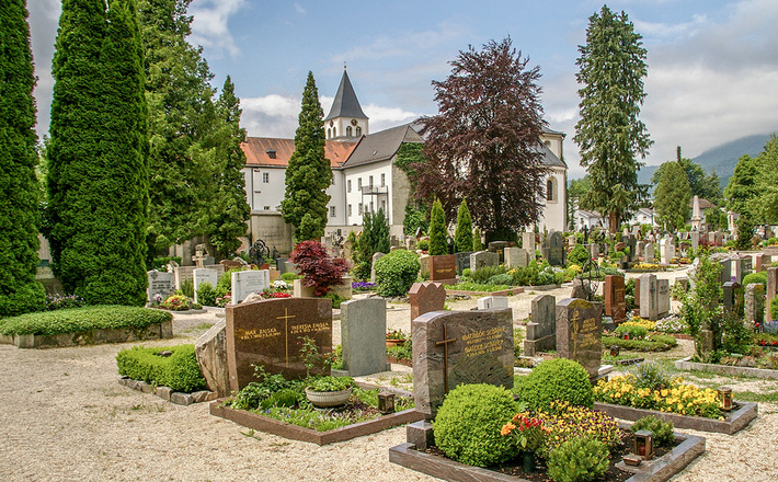 Friedhof und Münster St. Zeno