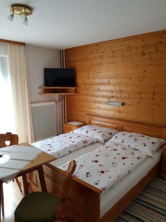 Doppelzimmer mit Dusche und WC