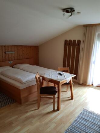 Doppelzimmer mit Dusche und WC