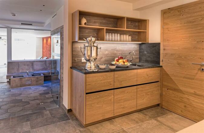 Hotel-Alpenfeuer-Montafon-Wellness-Teebar-01