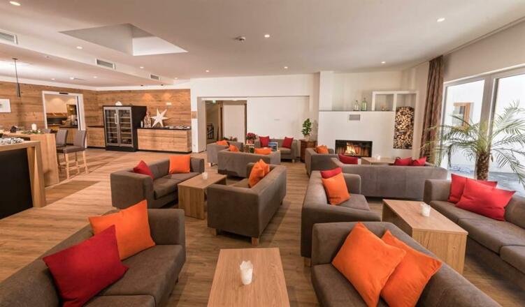 Hotel-Alpenfeuer-Montafon-Hotellobby-01