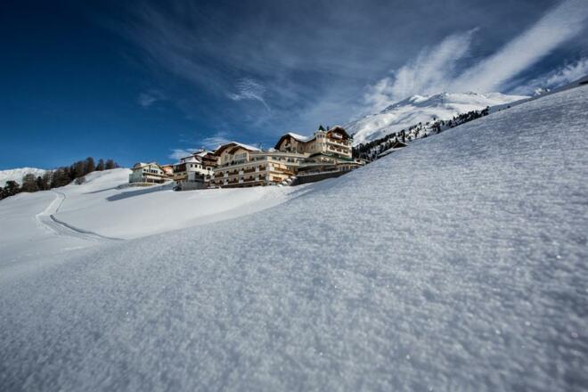 Hotelansicht Winter