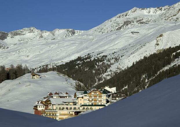 Hotelansicht Winter
