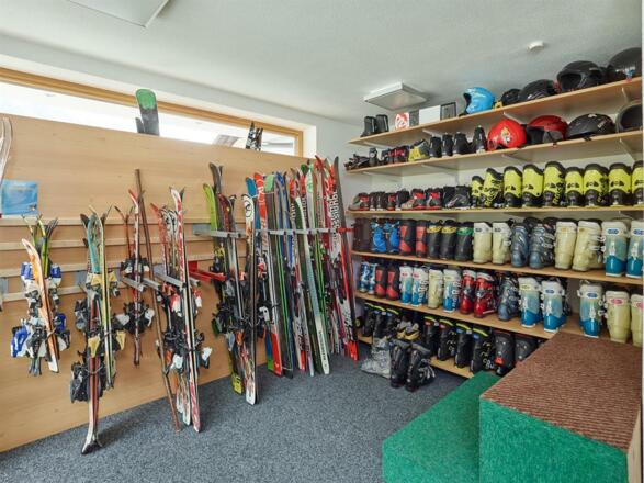 Sportshop mit Schiverleih