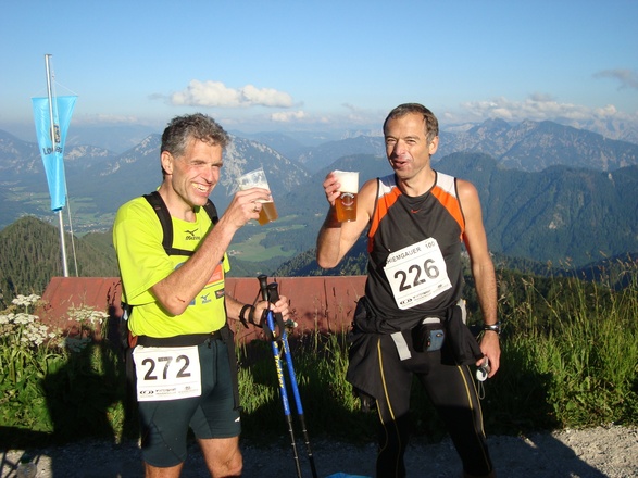 Verdientes Bier am Hochfellngipfel