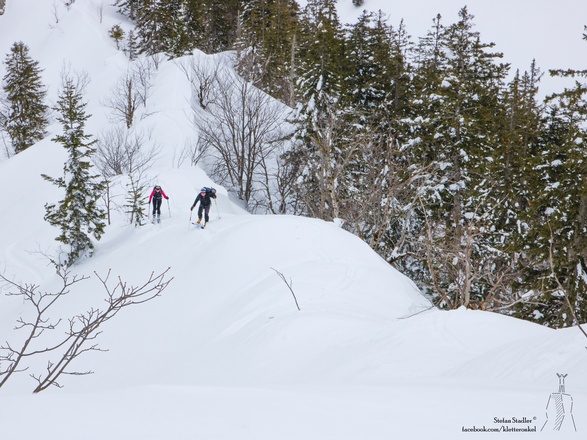 die letzen Meter auf dem überwechteten Rücken zum Gipfel