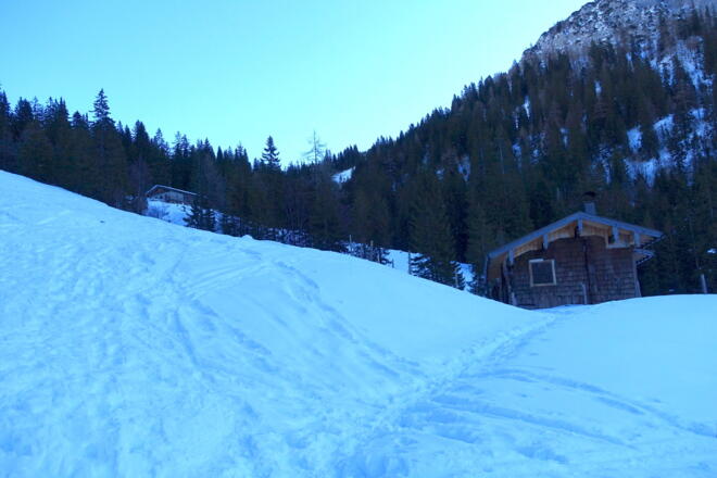 Die ersten Hütten der Hochalm