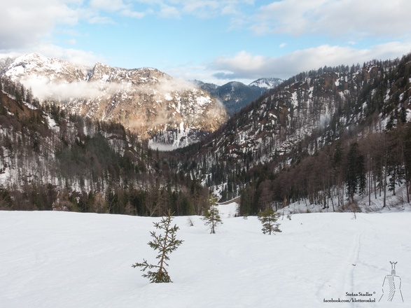 im Kar öffnet sich auch der Blick in die Landschaft