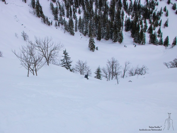 steile Einfahrt in den Gipfelhang