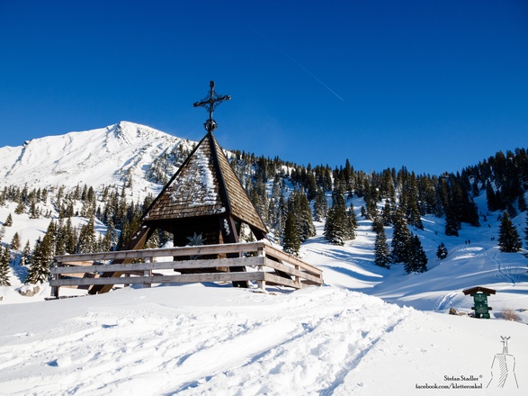Kapelle auf der Hochalm mit Sonntagshorn