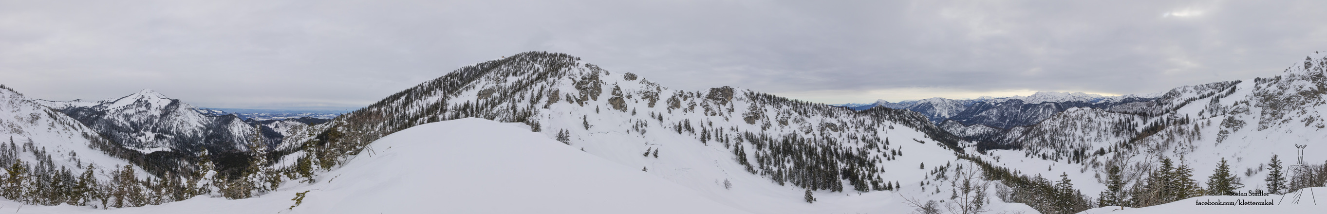 Gipfelpanorama vom Thoraukopf im Winter