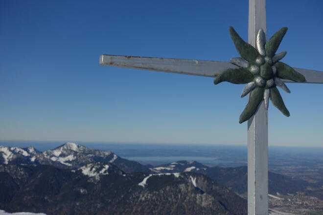 Gipfel  -  Chiemsee im Hintergrund