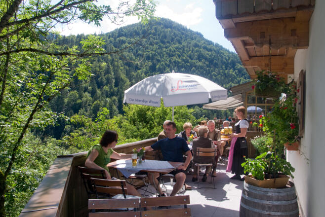 Sonnige Terasse direkt am SalzAlpenSteig