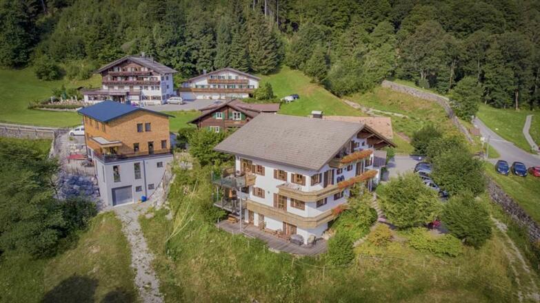 Gauahof-Haus Salzgeber, Haus Dokas, Haus Zatrifes