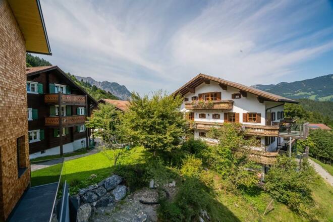 Haus Salzgeber und Haus Dokas