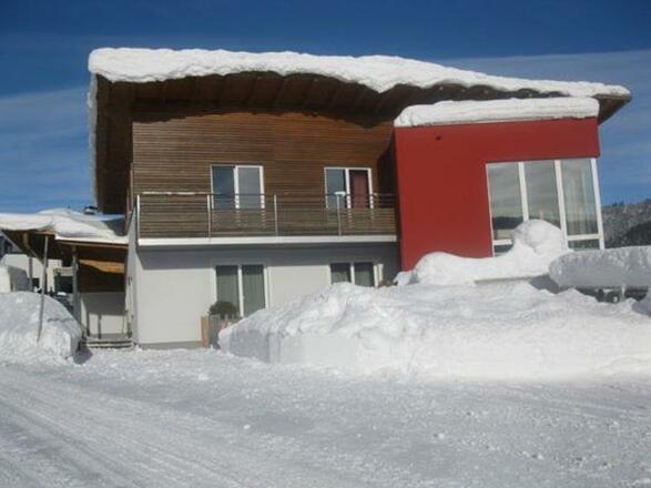 Haus Wohlesser im Schnee