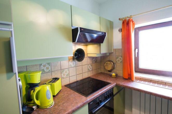 Voll ausgestattete Küche