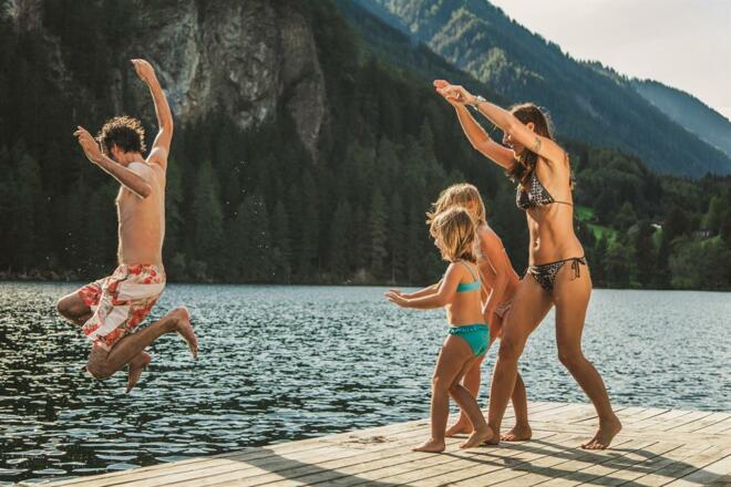 Badespaß am Piburger See