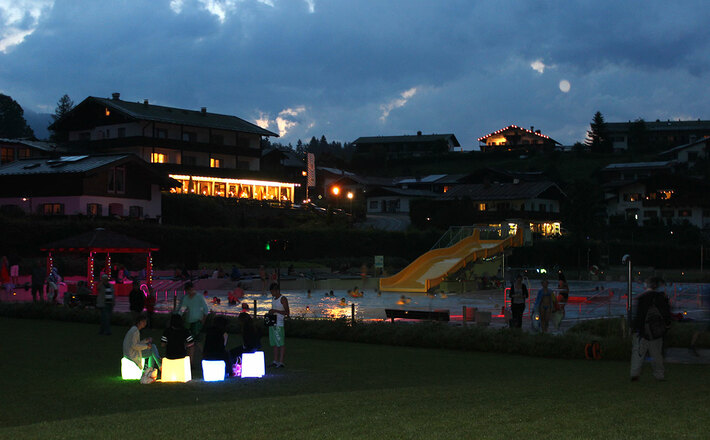 Mondscheinschwimmen im Schornbad
