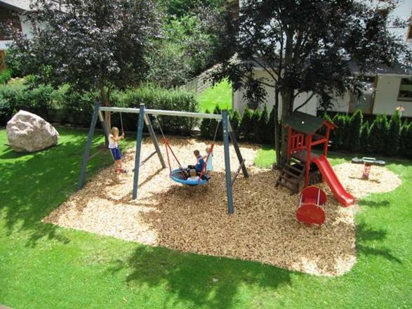 Spielplatz für das Apart Peppone und Don Camillo