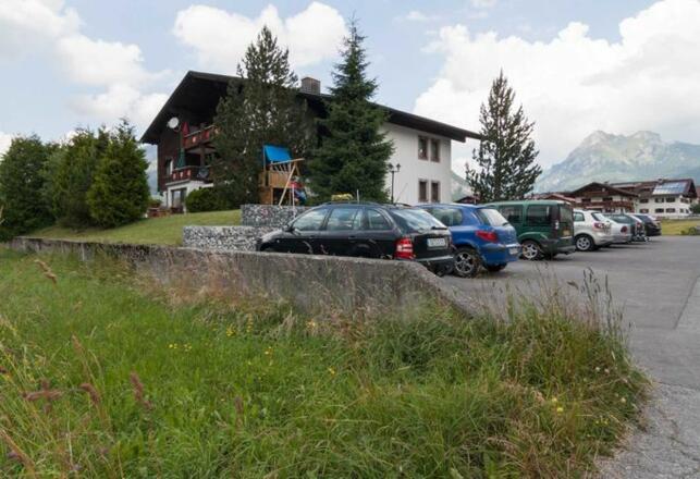 Aussenansicht im Sommer