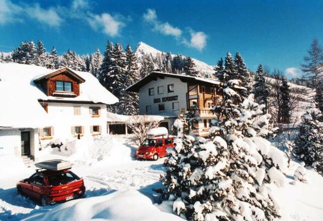 Altbau und Haupthaus