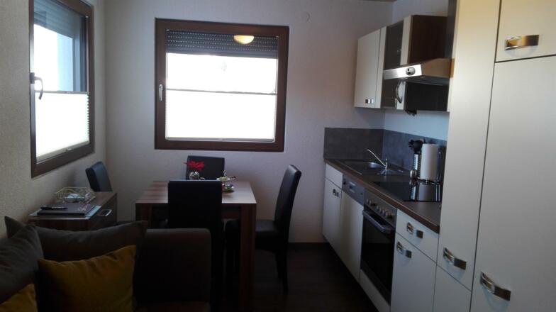 Küche mit Essbereich