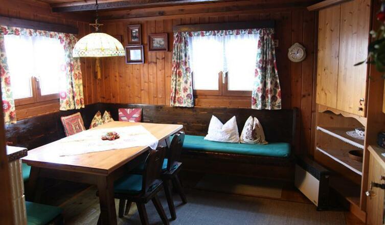 Stube im Ferienhaus Stock in Tulfes