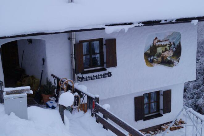 Haus Eller Winter Eingang