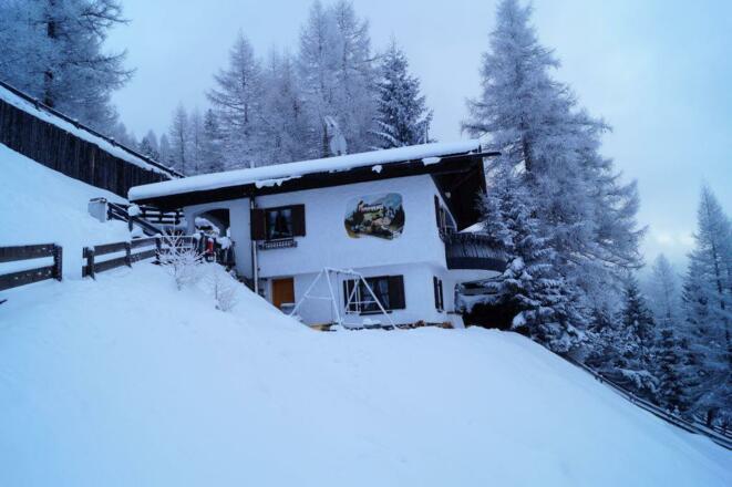 Haus Eller Winter seitlich