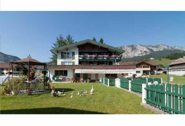 Aussenansicht im Sommer