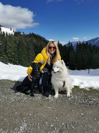 Schuhwandern in der Nähe des Hauses