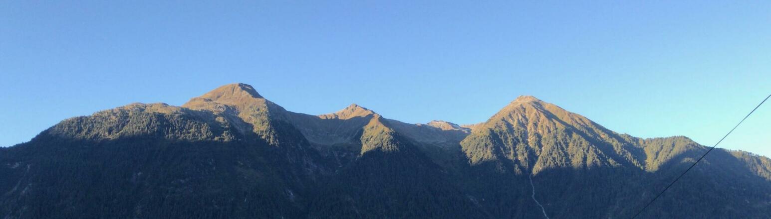 Aussicht auf die umliegende Bergwelt