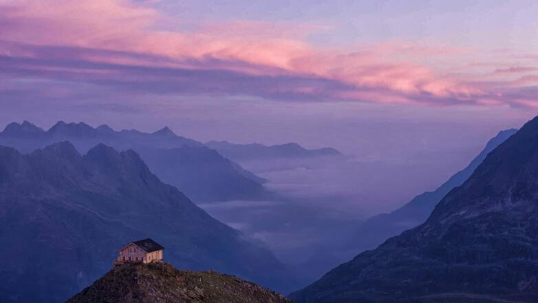 Abendstimmung am Brunnenkogel mit Blick auf das Schutzhaus des ÖTK