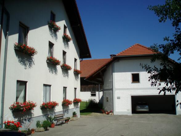 Die H�llm�hle hei�t Sie herzlich Willkommen.