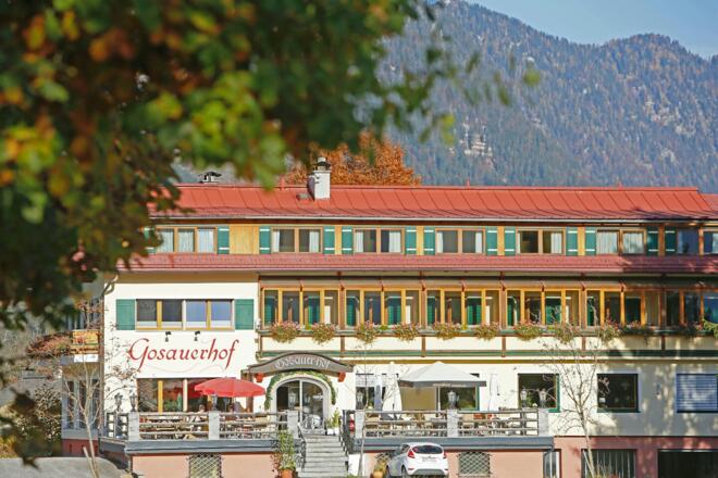 Gosauerhof mit Kalmberg