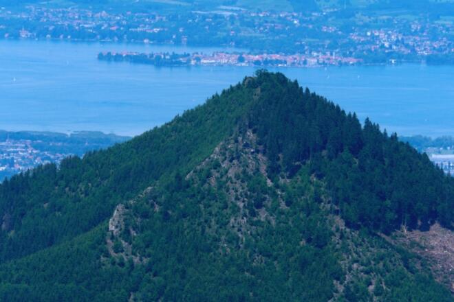 Blick über den Staufen (1465 m) nach Lindau