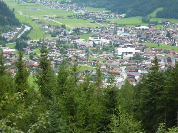 Blick vom Eingang zum Stillupptal auf Mayrhofen